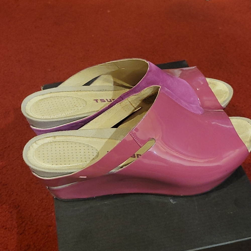 Sandals - Picture 2 of 4